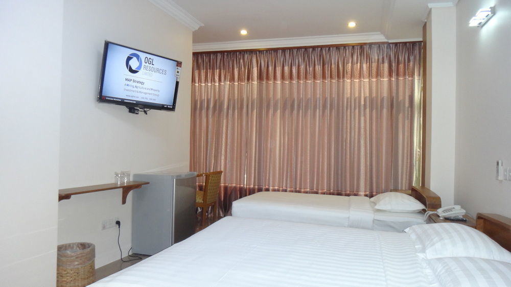Chit Sayar Hotel Yangon Exterior photo